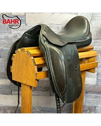 Used 18" Prestige D1 X-Zero Dressage Saddle - #168133
