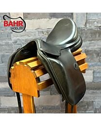 Used 18" Vega Dressage Saddle - #152906
